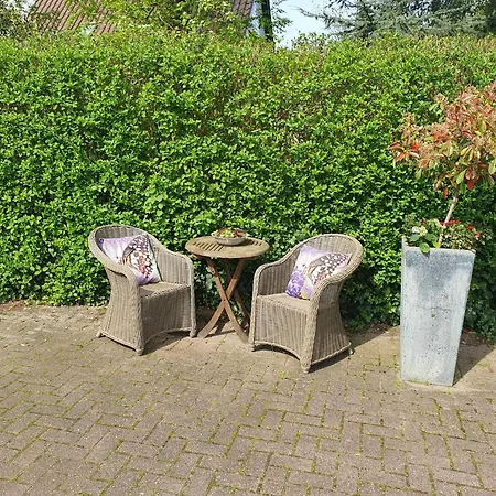 Apartment Het Roosje *
